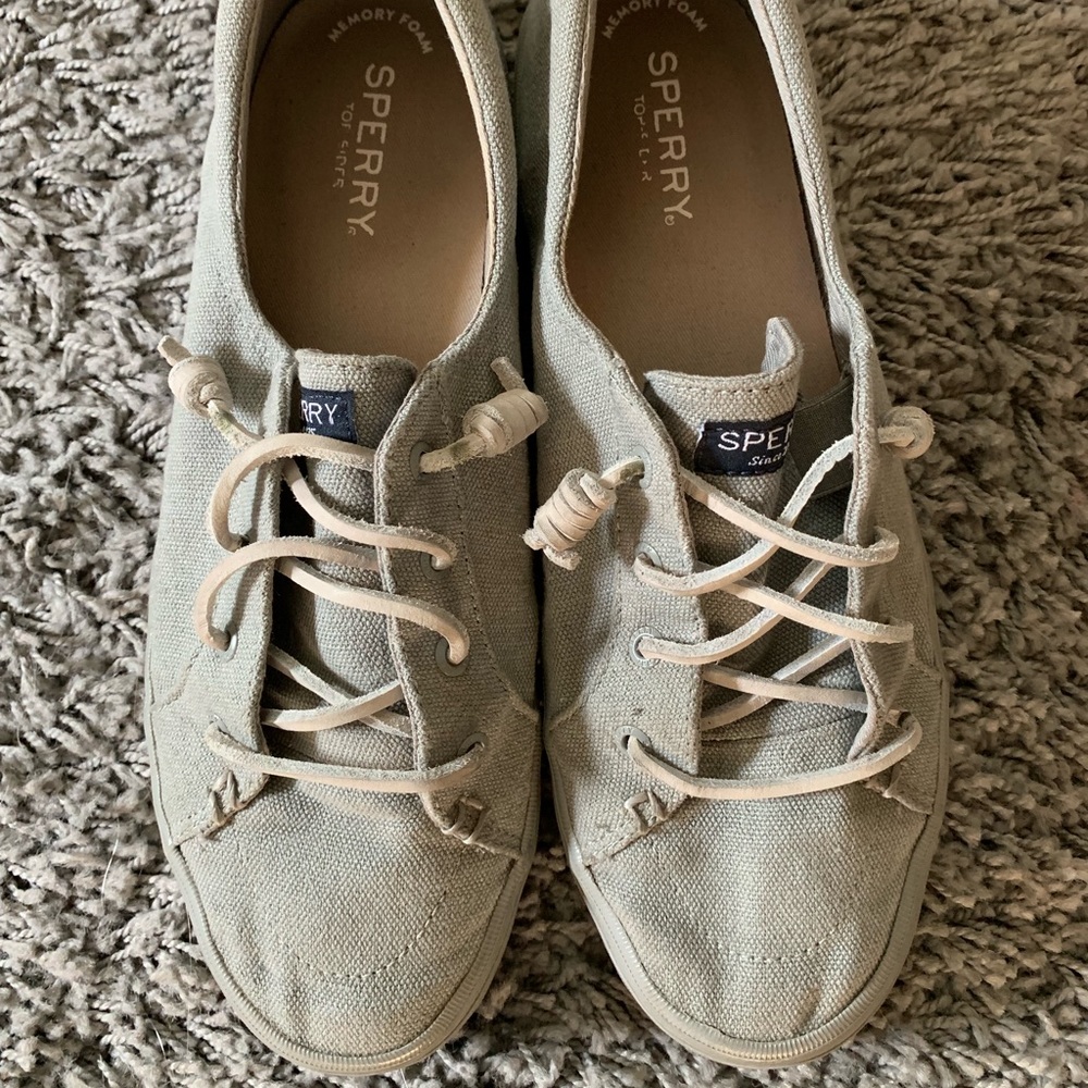 Slip-on Sperry’s